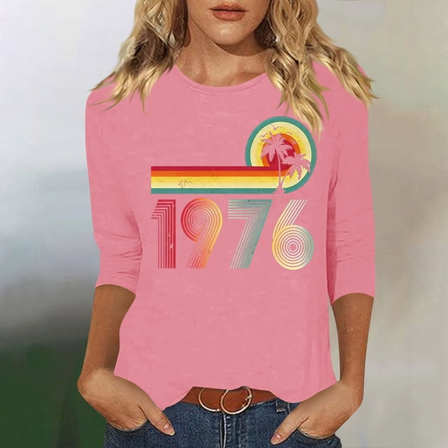 Uootdi Hauts pour Femmes Manches 3/4 Col Ras du Cou 1976 Imprimé Arc-en-Ciel Rétro Coupe Décontractée T-Shirts Nostalgiques pour Escapade d'Été Cadeau