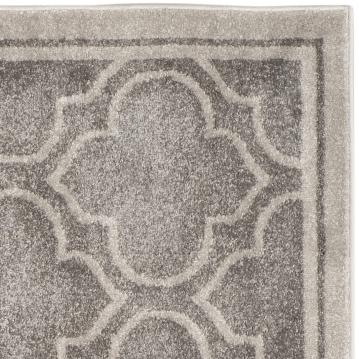 Safavieh Amherst Wilson Geometric Area Rug