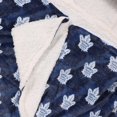 thumbnail image 4 of Couverture à capuchon portable des Maple Leafs de Toronto de la LNH, 4 of 5