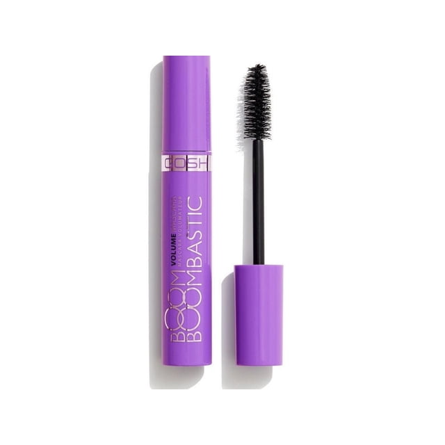GOSH BOOM BOOMBASTIC VOLUME MASCARA 001 Noir Extrême en tube Violet avec la Baguette Enlevée, Montrant une Brosse en Fibre dense Qui Enrobe les Cils Uniformément pour un super VOLUME Sans Grumeaux, avec des pigments Noirs Profonds Résistants à l'Eau, Idéal pour Diverses occasions.