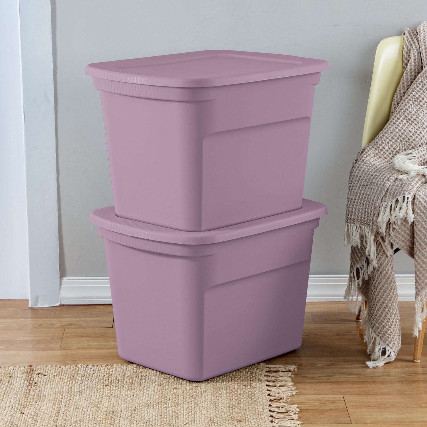 Sterilite Bac de rangement en plastique de 68 L avec couvercle à pression, empilable - violet