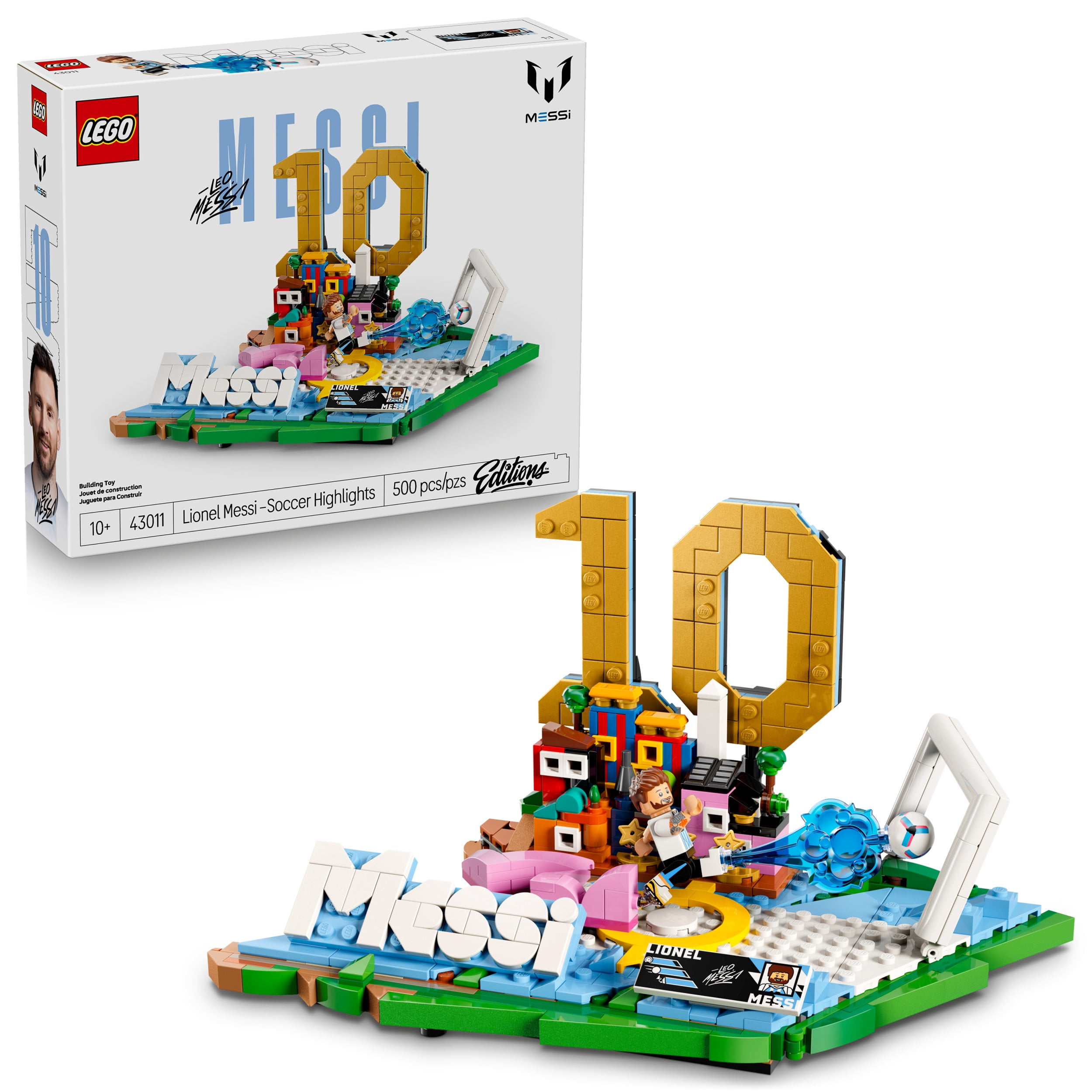 LEGO Editions Lionel Messi – Moments Forts du Football - Ensemble de Construction pour Garçons & Filles, 10 ans et plus - Cadeau de Football de Collection avec Plaque - Décor de Chambre d'Enfants ou Étagère - 43011