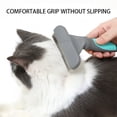thumbnail image 4 of Brosse de Toilettage pour Chiens et Chats Réduit la Perte de Poils en Vrac avec Action de Massage Douce, 4 of 5