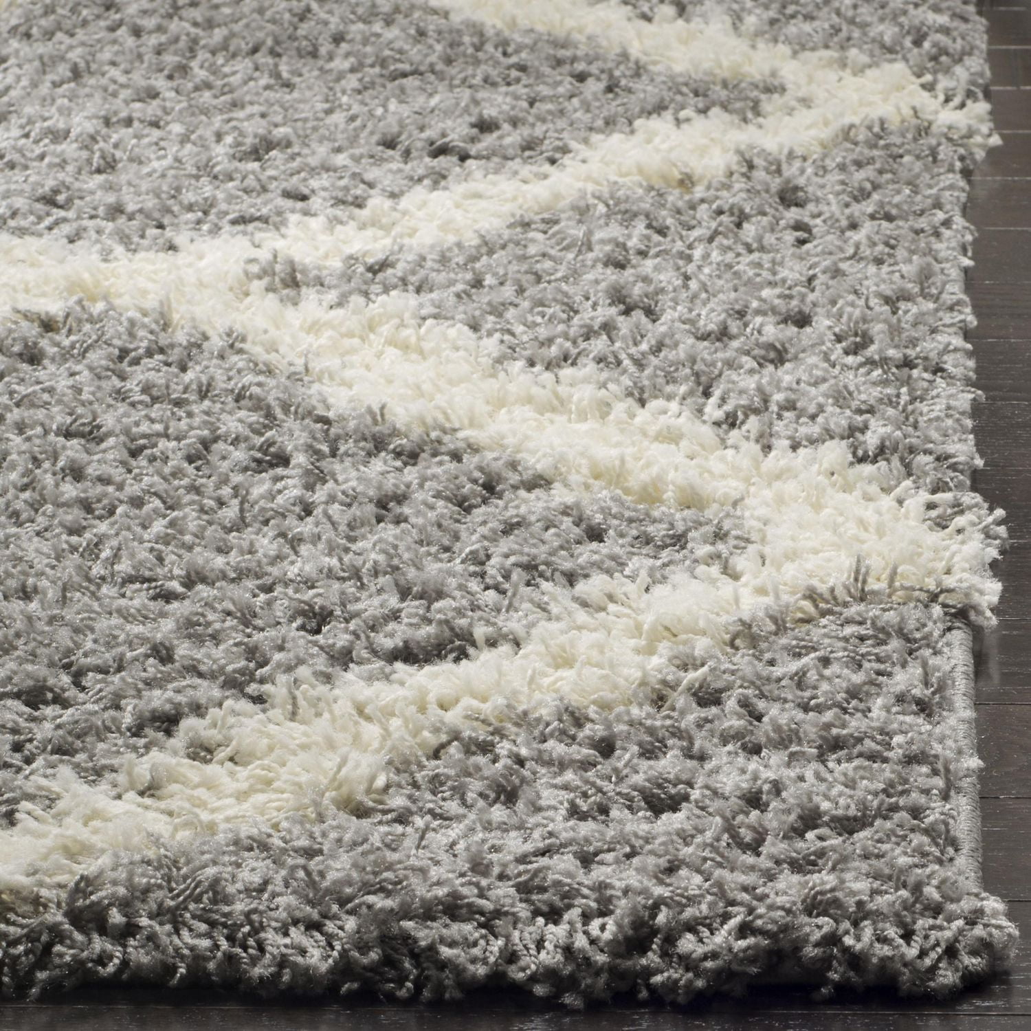 Safavieh Dallas Logan Geometric Shag Area Rug
