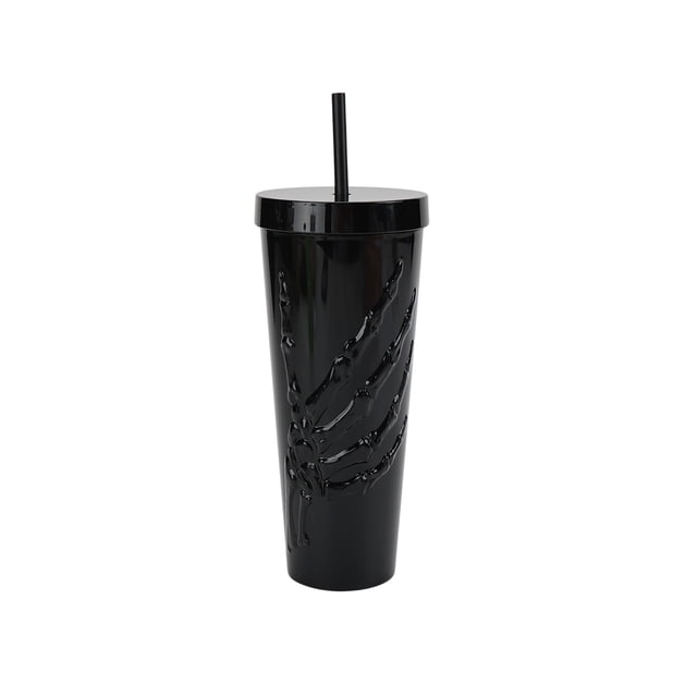 Way To Celebrate Gobelet de 27 oz en Acrylique Noir avec Main de Squelette, Forme Cylindrique Haute, Présentant un design de Main de Squelette Surélevée sur la surface Noire Lustrée, Surmonté d'Un Couvercle Noir et d'Une Paille, Idéal pour la Vaisselle de Fête d'Halloween et un Usage Décontracté.