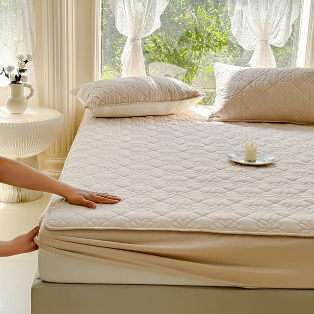 Fiudx Queen Size Mattress Protector 35.4X78.7 Inches | Non-Slip Fitted Sheet with All-Around Elastic | Soft Breathable Polyester Bed Cover | Waterproof Mattress Pad for Kids & Pets