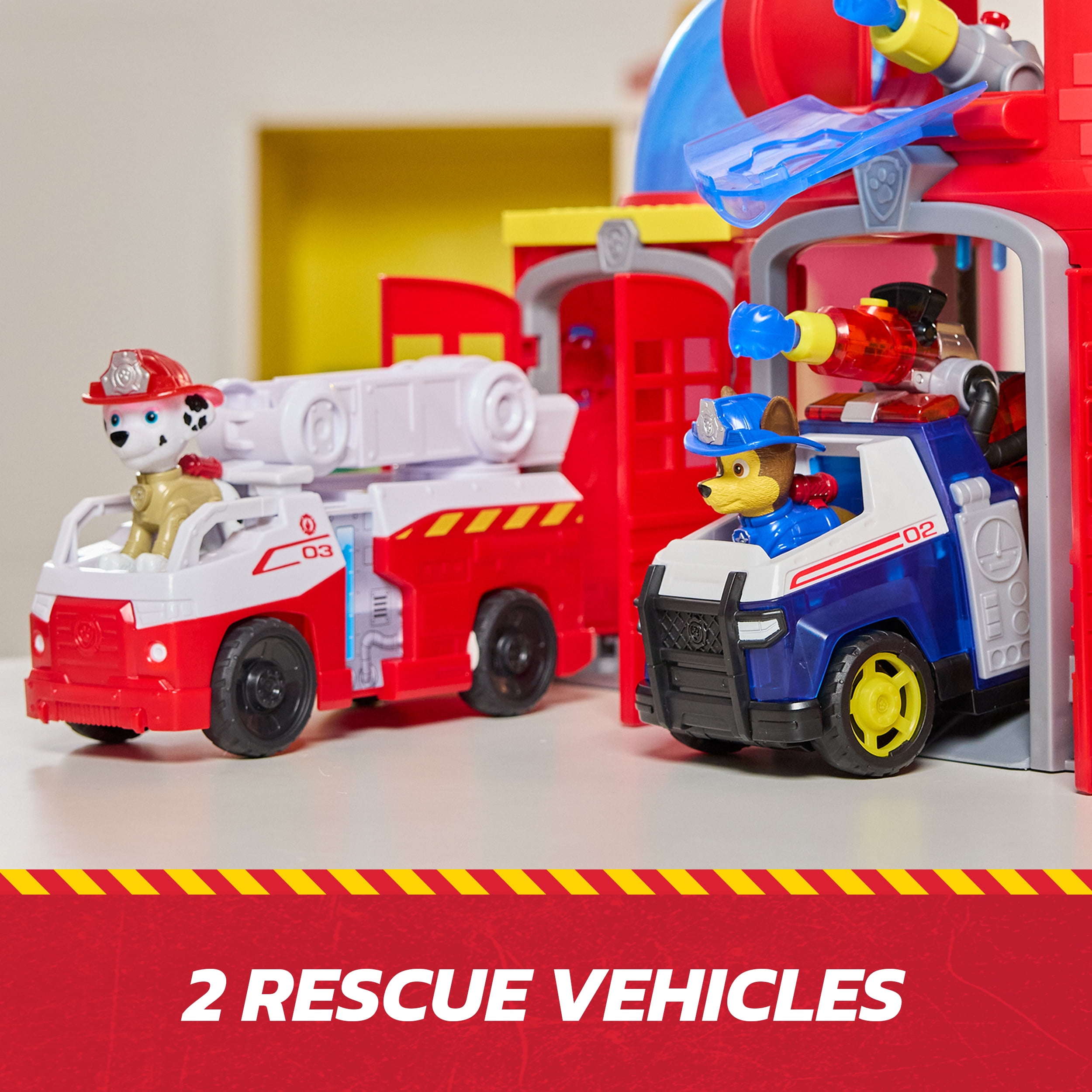 PAW Patrol Pat' Patrouille Mission pompiers, Caserne de pompiers deluxe avec effets sonores et lumineux, 2 véhicules et figurines, jouets pour garçons et filles à partir de 3 ans