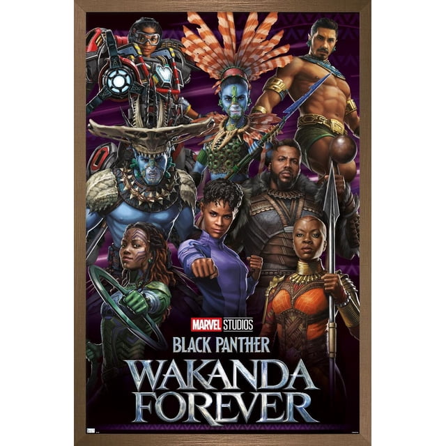 Marvel Black Panther : Wakanda Forever - Affiche Murale de Groupe, 22,375 Po x 34 Po, Présentant un Groupe de Personnages Wakandais Orienté vers l'Avant en costumes Détaillés avec Armure, Coiffes Tribales et Armes, sur un Fond à Motif Violet Foncé avec le logo des Marvel Studios et le Titre du Film au Bas, Idéal pour la Déco de la Maison et la Décoration de Pièce à Thème.
