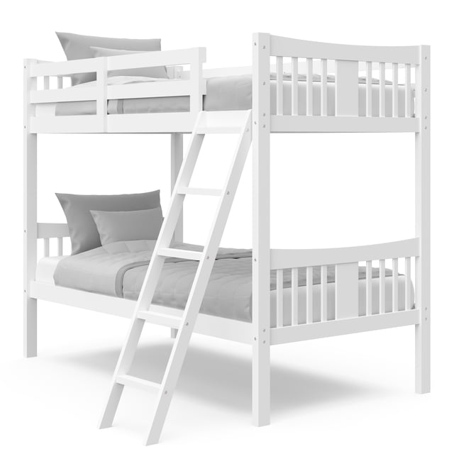 Storkcraft Caribou Bois Franc Massif Simple Bunk Bed en Blanc avec une Échelle Fixe à 5 Marches, des Garde-Corps de Sécurité Pleine Longueur et des Matelas Simple avec Literie Grise. Convertible en Deux Lits Simple et Certifié GREENGUARD Gold pour une Qualité d'Air Intérieur Plus Sûre, Convient aux Chambres d'Enfants.