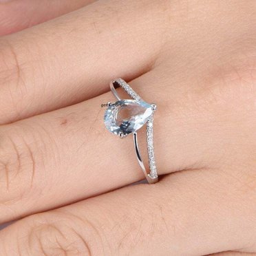 Bague en Aigue-Marine Naturelle Bague Minimaliste en Aigue-Marine Bague de Pierre de Naissance Personnalisée Bague de Pierre de Naissance de Mars Bague de Poire Délicate Cadeau de Marche Pierre de Naissance