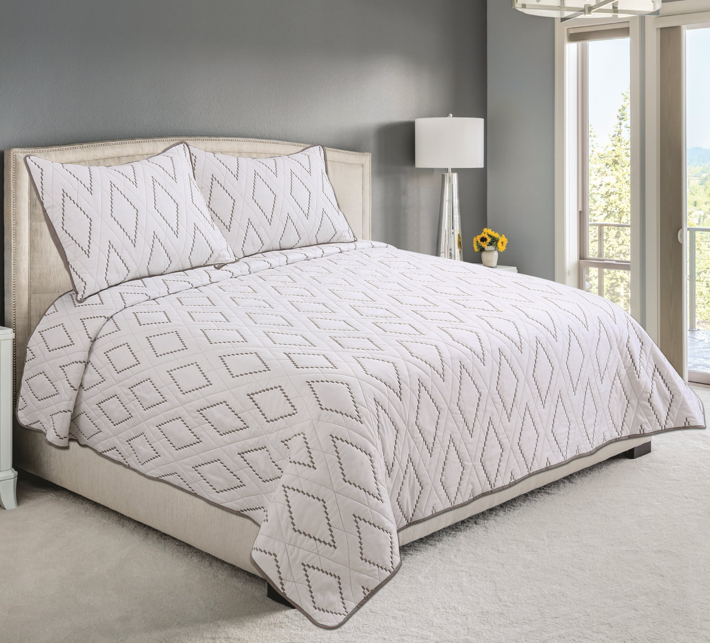 Marina Décoration Couvre-lit brodé ultra doux et uni pour l'été, housse de couette matelassée