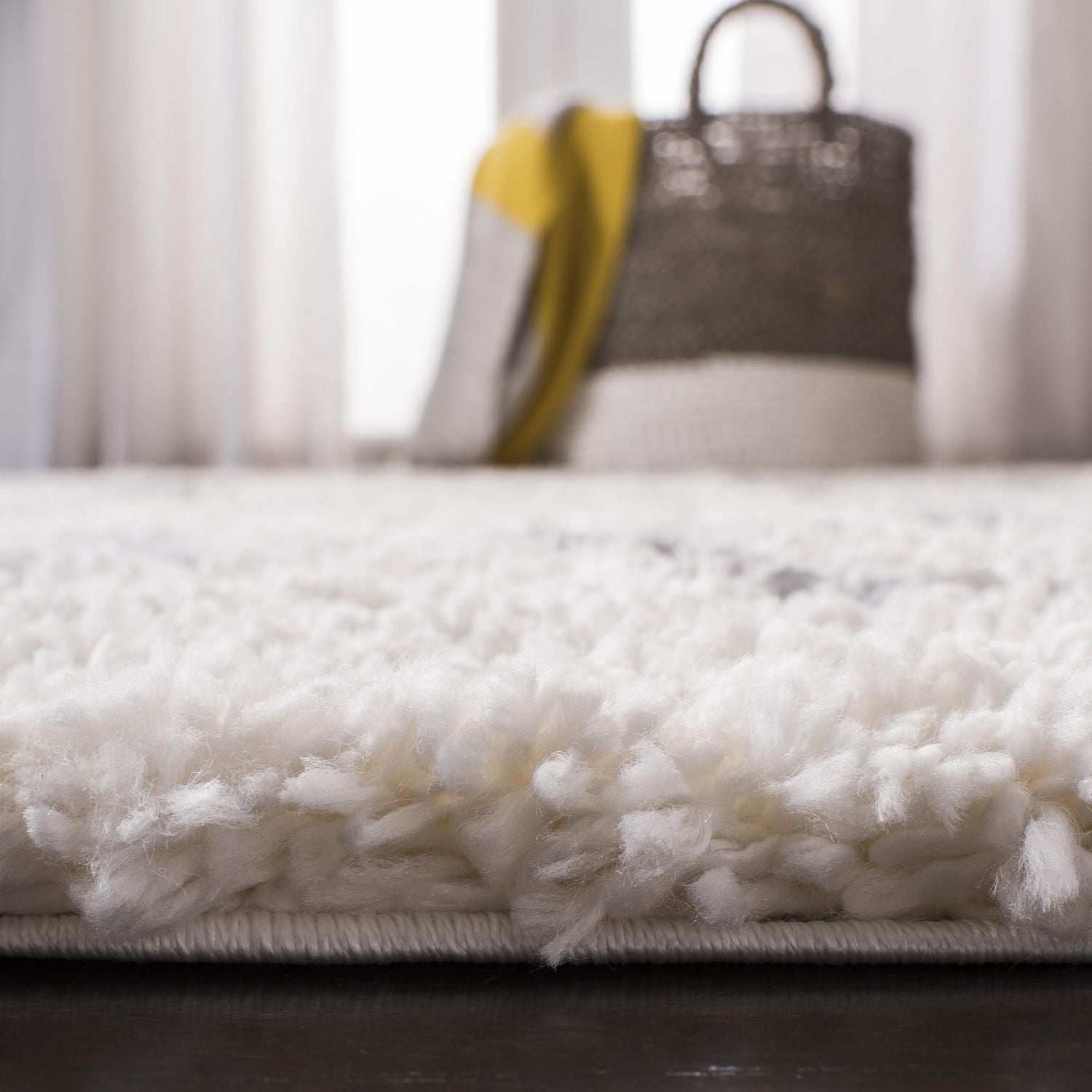 Safavieh Fontana Hilda Tapis Peluche Shag Géométrique