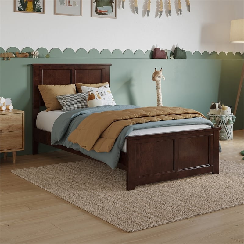 Lit Plateforme Bas en Bois Charlotte Simple avec Pied de Lit Assorti en Noyer