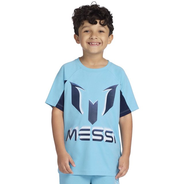 Messi T-shirt Logo pour Enfants en Bleu Pâle avec un Grand Logo m Bleu Foncé et Blanc Stylisé et le Mot « Messi » Imprimé à l'Avant, Fabriqué en Mélange de polyester Doux pour les Tenues Décontractées des Garçons, Lavable à la machine et durable pour un Usage Quotidien.