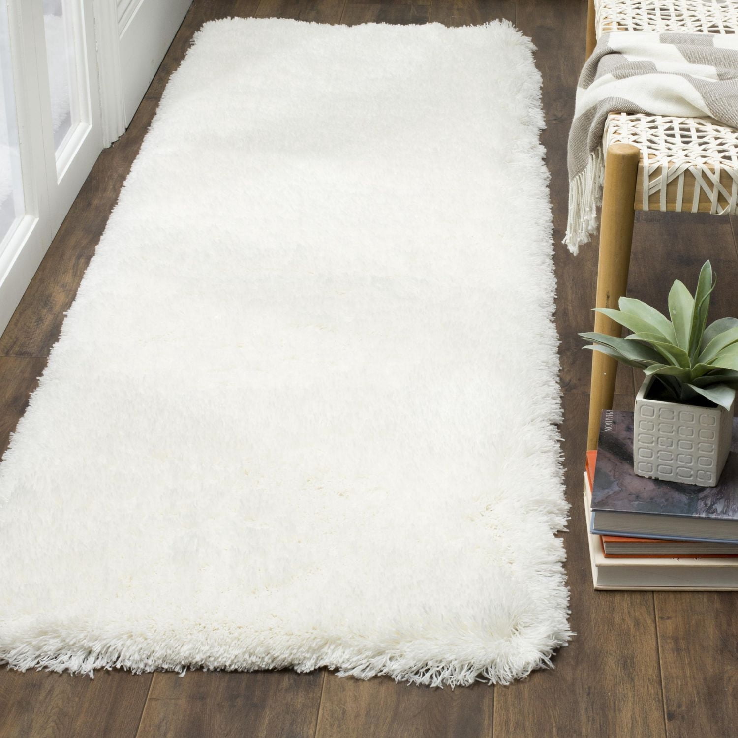 SAFAVIEH Polar Abbot Solid Extreme Plush Shag Area Rug