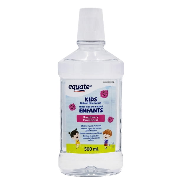 Equate Rince-Bouche Naturel à la Framboise pour Enfants 500 ml Bouteille en Plastique Transparente avec Bouchon Blanc Sécuritaire pour Enfants, Étiquetée avec Saveur de Framboise, protection Efficace contre le Fluorure, Prévention des Caries, et Sans Sucre, Alcool Ni Parabènes, avec des Dessins Animés Ludiques pour Enfants et Texte Bilingue.