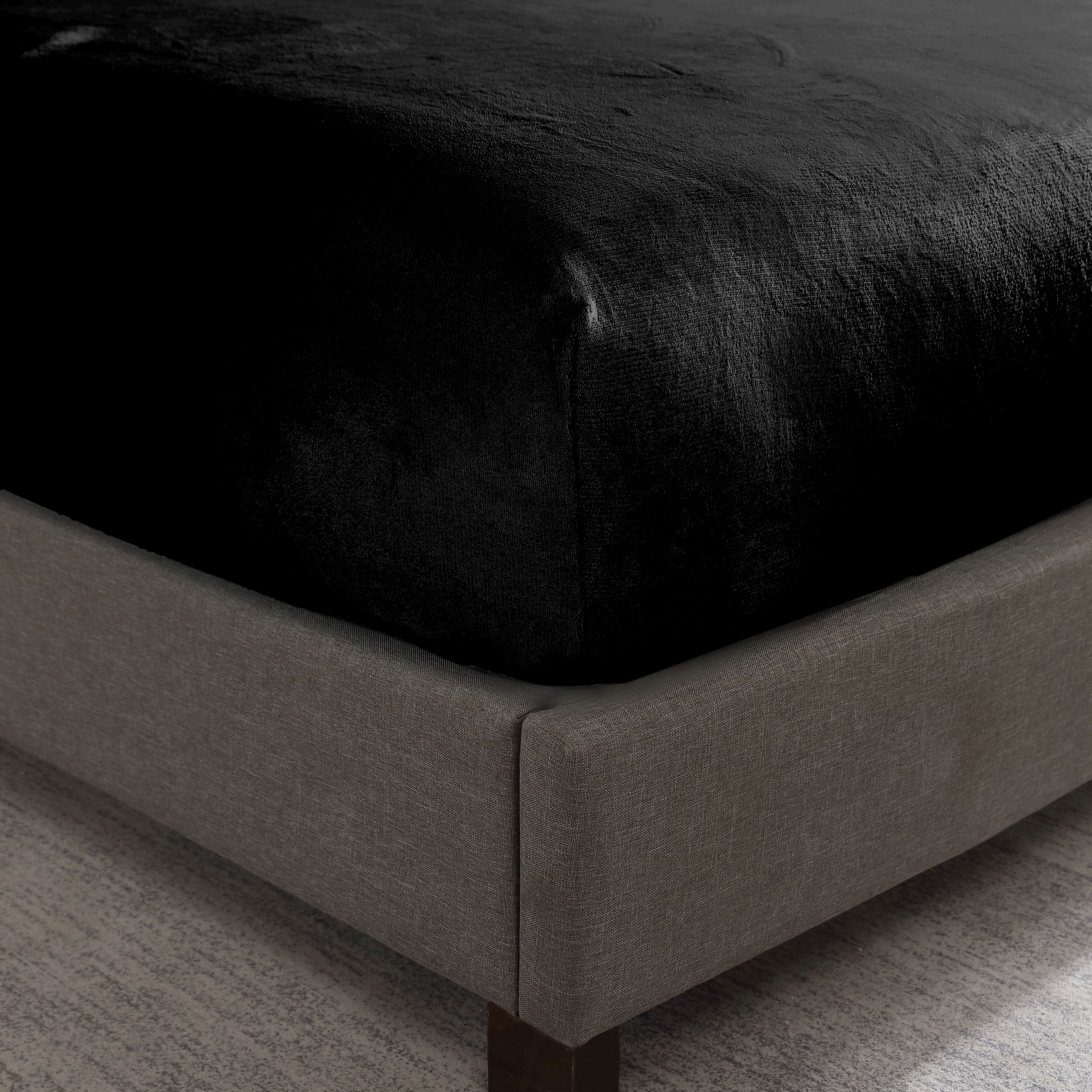 Swift Home Drap-housse de luxe 1 pièce en flanelle peluche, ultra-doux, poche profonde, chaleur toutes saisons, grand lit (Queen), Noir