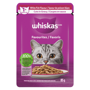 WHISKAS Favourites Coupes de nourriture de chat humide adulte dans la saveur de poisson blanc gras 85g Pochette