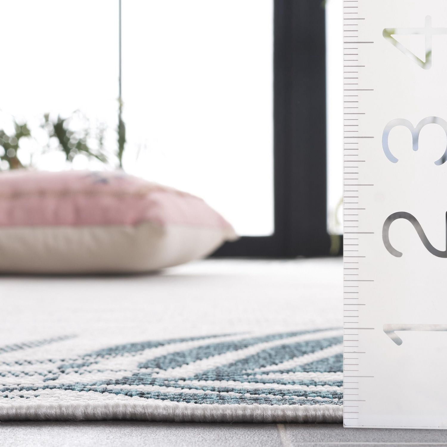 SAFAVIEH Beach House Cherlyn Botanical Indoor/Outdoor Area Rug