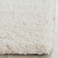 thumbnail image 3 of Safavieh Milan Harlow Tapis Peluche Solide Shag, 3 of 5