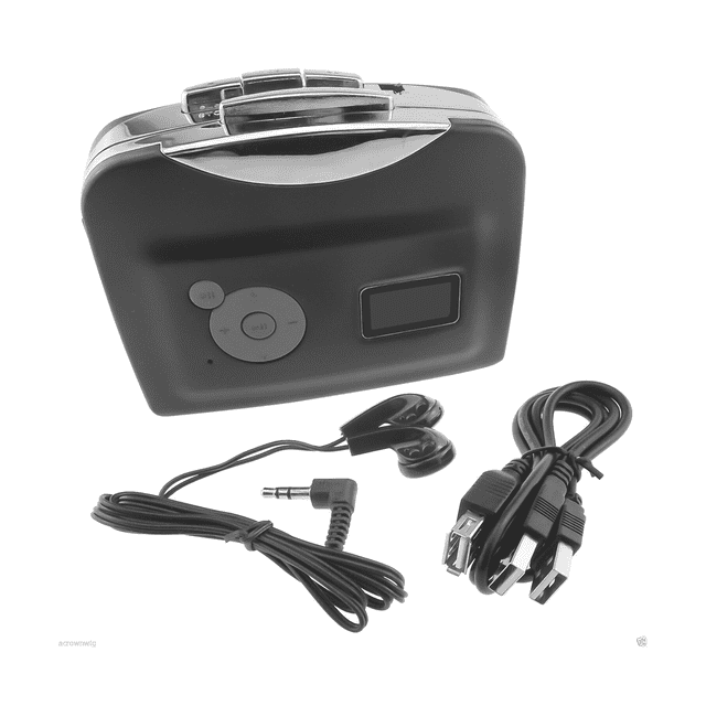 Lecteur de Cassettes USB Ruban vers MP3 Enregistrement de Musique en Clé USB Adaptateur Musique Lecteur de Cassettes USB Convertisseur. un Lecteur de Cassettes portable Noir avec Boutons de Contrôle et un Petit Écran d'Affichage, Accompagné d'Écouteurs, d'Un Câble USB et d'Un Câble Auxiliaire. Convertit les Cassettes en format MP3 Directement sur une Clé USB Sans Ordinateur. Présente des Chaînes audio Stéréo, une interface USB 2.0, une Fonctionnalité plug-and-play, et des options d'Alimentation Flexibles Incluant des Piles AA Ou l'Alimentation USB.