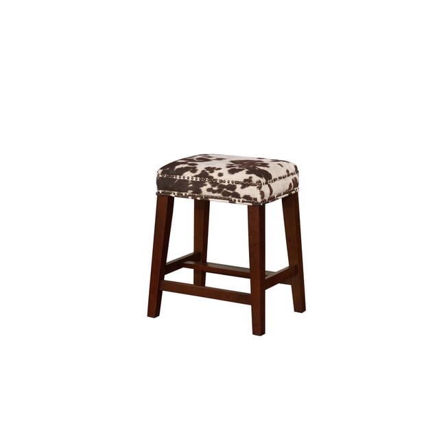Carter Tabouret de Comptoir à Motif de Vache Brune avec design Sans Dossier Présentant un Siège Rembourré à Motif de Vache Brune Bordé de Têtes de Clous en Laiton antique. le Cadre en Bois Massif Fini Noyer a Quatre Rampes pour la Stabilité et une Hauteur d'Assise de 24 Pouces, Idéal comme Siège Supplémentaire pour Comptoir de Cuisine Ou de bar et Convient comme Siège Supplémentaire dans les Aires de Repas Décontractées.