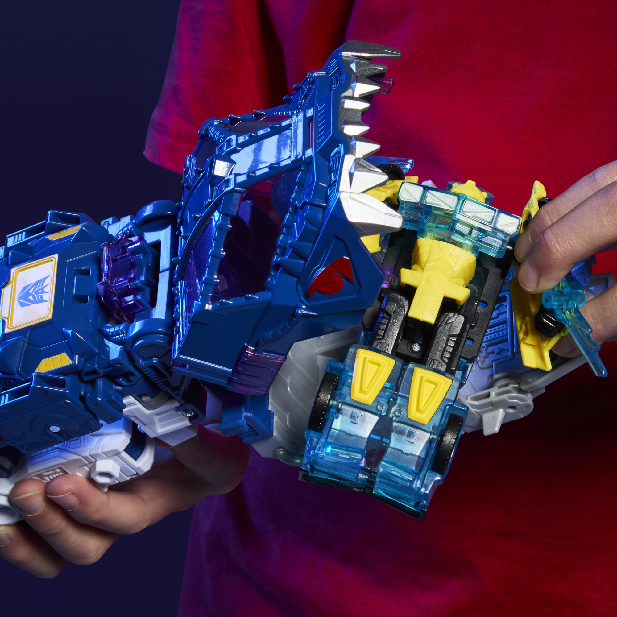 Transformers CYBERWORLD Soundwave Deep Sea Explorer Energon Surge Action Figure