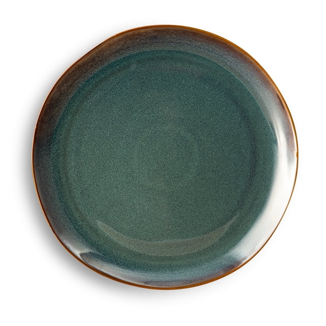 Assiette de Souper en Céramique Yellowstone Dutton, Vue Centrée Orientée vers l'Avant d'Une Assiette de Souper Ronde de la Collection Dutton; Motif Varié en Glaçure Réactive dans des Tons Terre Rustiques; Céramique durable avec Grande surface pour Entrées, Pâtes et Repas Complets; Compatible Micro-Ondes et Lave-Vaisselle; Souvent Utilisée pour Servir de la charcuterie Ou comme Assiette d'Exposition Décontractée.
