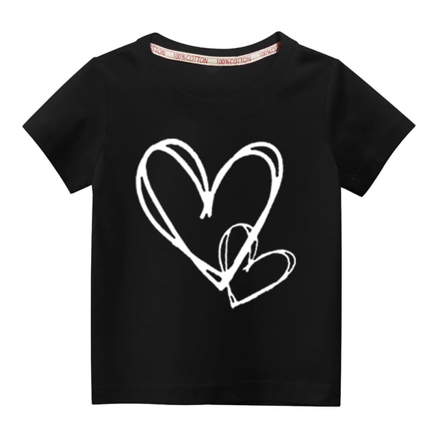 Pisexur T-Shirt à Manches Courtes à Col Rond Mignon pour Tout-Petits Garçons Filles, en Noir, avec un Motif Imprimé Double Cœur Blanc. Fabriqué en Mélange de Tissu Doux et Respirant de 90 % Coton et 10 % polyester, Ce T-Shirt Est Conçu pour le Confort et le style. Convient aux Tout-Petits de 3 à 10 Ans, Il Est Parfait pour les Tenues Décontractées, les Réunions de Famille Ou les occasions Spéciales comme les Anniversaires et les Jours Fériés. le design à Manches Courtes et l'Encolure Ronde Ajoutent à Sa Polyvalence.