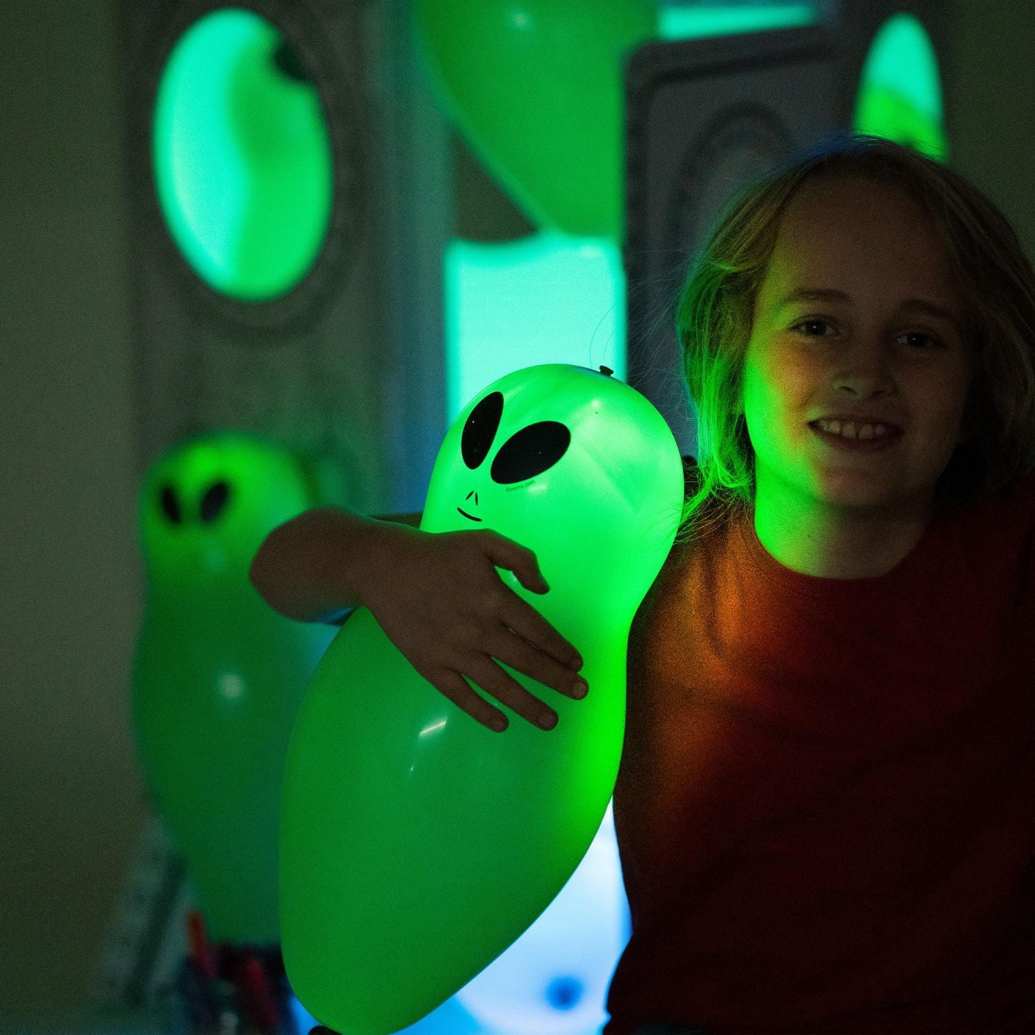 illooms Alien Super Size LED Light up Balloons