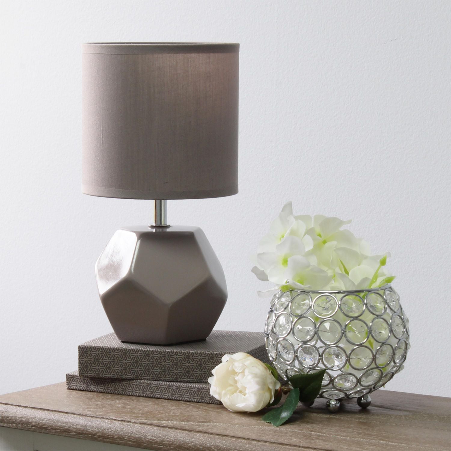 Simple Designs - Mini lampe de table à prisme rond avec abat-jour en tissu assorti
