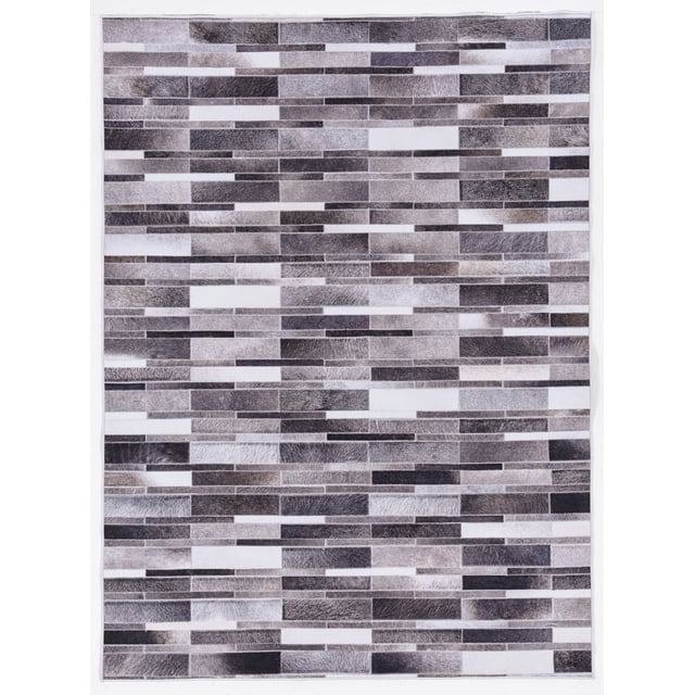 Laredo Fontag Gris et Ivoire Tapis d'Accent 3 Pieds x 5 Pieds avec Motif patchwork en Cuir de Vache Imprimé Numériquement en Teintes Grises et Ivoire, Présentant une surface à Poil Ras, des Bords Dentelés et un Endos en Feutre avec Points Antidérapants en Caoutchouc pour Empêcher le Glissement, Idéal pour les Petits Espaces et les Zones à Fort Passage.