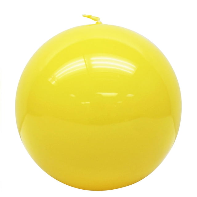 Chandelle Boule Jaune Non Parfumée à Fini Très Lustré avec une surface Lisse et Brillante et une Mèche en Coton sur le Dessus, Mesurant 4 Pouces de Diamètre et de Hauteur, Idéale pour la Décoration de la Maison et l'Utilisation sur Table, Illustrée sur un Fond Blanc.