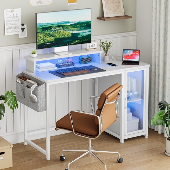 GUNAITO Bureau de Jeu de 47 Pouces avec Lumières DEL et Prise de Courant, Bureau d'Ordinateur avec Étagères de Rangement en Verre et Support pour Moniteur, Fibre de Carbone Blanche