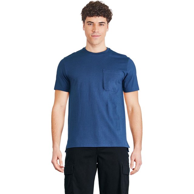 George T-shirt à Poche pour Homme en Bleu, Vue de devant avec Encolure Ras du Cou Classique, Manches Courtes et Poche Poitrine, Fabriqué en Tricot jersey 100 % Coton Doux, Convient aux Tenues Décontractées Assorties aux Pantalons cargo Noirs.