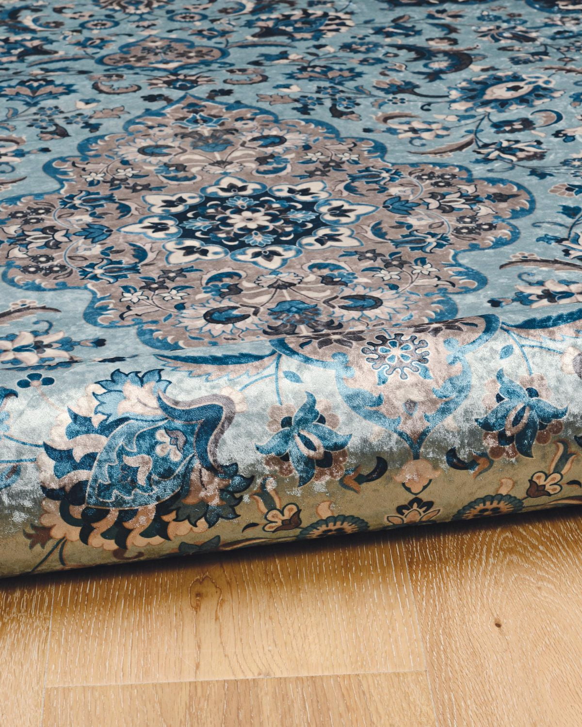 Tapis Emerald Paulson crème & bleu de 5 pi x 7 pi