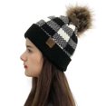 thumbnail image 1 of Chapeau Tricoté à Carreaux Buffalo avec Pompon Blanc, 1 of 3