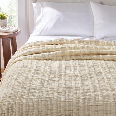 Better Homes & Gardens Cotton Blend Matelassé Beige Double/Queen Blanket, 1 Piece
