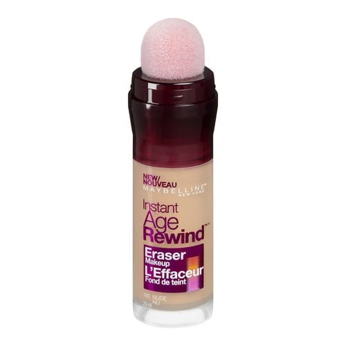 Maybelline New York Age Rewind Eraser 20 ML liquid foundation in nude shade with built-in soft pink sponge applicator, featuring a super-concentrated anti-aging formula with goji berry and collagen to hydrate skin and reduce fine lines, ideal for covering dark circles and age spots.