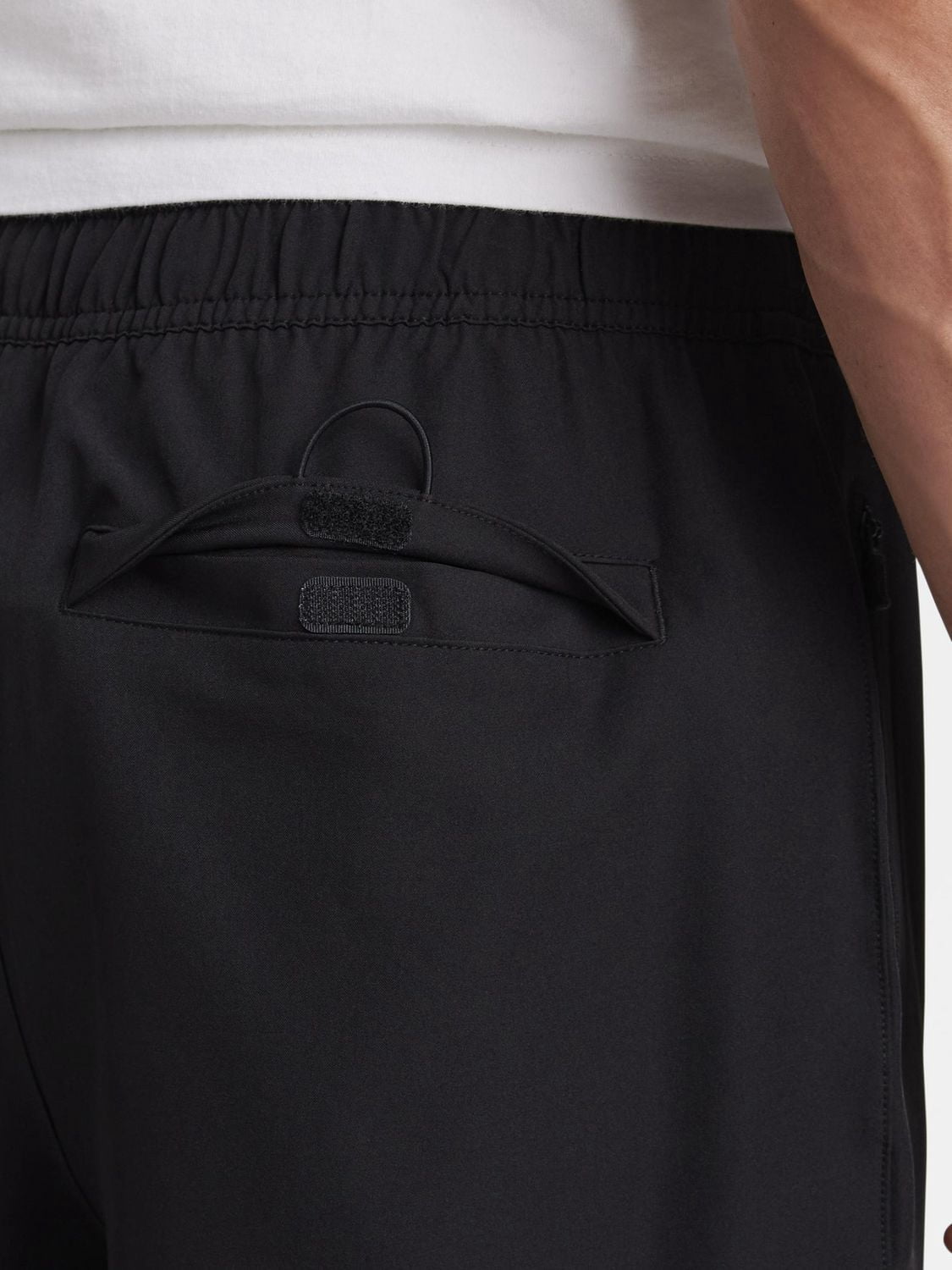 Reebok Pantalon fuselé tissé urbain pour homme