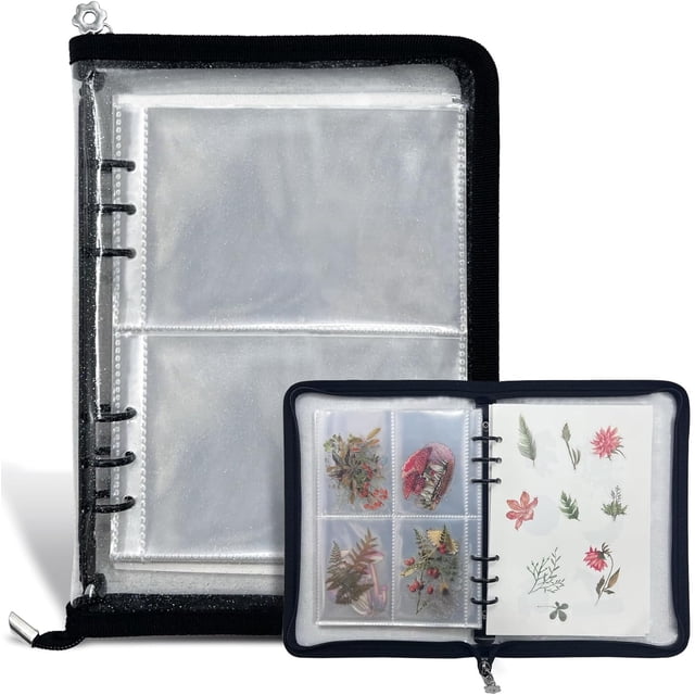 Organisateur de Rangement pour Autocollants avec album Classeur à Fermeture Éclair Réutilisable Comprenant des Classeurs Métalliques et des Fermetures Éclair Assorties pour un Rangement Sécurisé. Comprend 30 Feuilles de Papier de Démoulage Vierges Format A5 et 20 pages de Poche Transparentes, Offrant 120 Fentes pour Organiser et Exposer des Autocollants. le Classeur Est Montré Ouvert avec des Autocollants Disposés dans des Fentes Claires et sur du Papier de Démoulage.