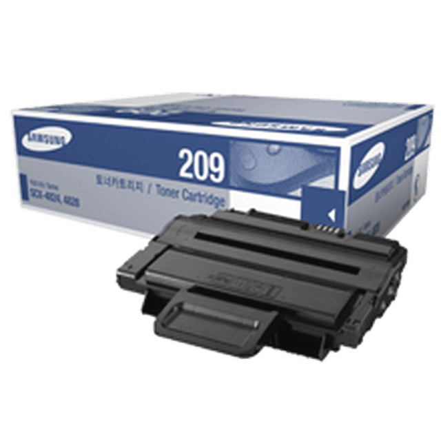 Nouvelle Cartouche de Toner Laser Originale SAMSUNG MLT-D209S Exposée avec Son Emballage. la Cartouche de Toner Noire Est Conçue pour les Modèles d'Imprimante SAMSUNG ML-2855ND, SCX-4824FN, SCX-4826FN et SCX-4828FN. Idéale pour les Imprimantes Laser, la Boîte Présente un design Bleu et Blanc avec le Numéro de Modèle Clairement visible.