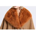 thumbnail image 4 of LinYooLi Cardigan en Fausse Fourrure pour Femmes Cape Châle Poncho d'Hiver Cape Surdimensionnée, 4 of 5