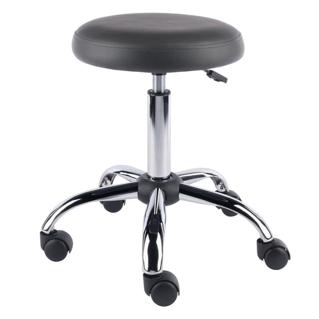 Clyde Tabouret Pivotant à Coussin Réglable avec Siège Rond en Similicuir Charbon, base de Levage Hydraulique Chromée Réglable de 19,3 à 25,6 Pouces, et Cinq Roulettes à Capuchon pour une Mobilité Pivotante Fluide à 360 Degrés, Convient aux Sièges de Bureau Ou de Cuisine.