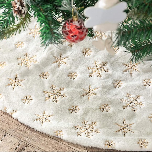 Deggod Plush Christmas Tree Skirts, Luxury Snowy White Faux Fur Xmas Tree Base Cover Mat With Gold Snowflakes For Xmas New Year Home Party Decorations--(Bmatwk)