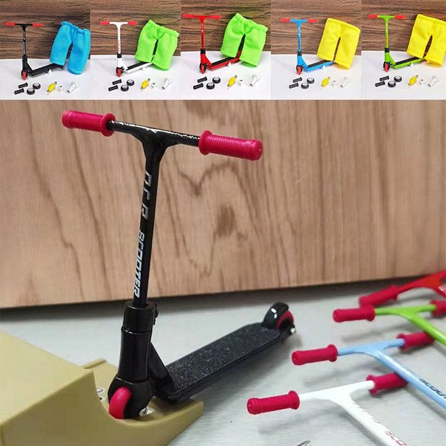 AMERTEER Trottinette de Doigt en Alliage avec Mini Trottinettes, Outils et Jouet Planche à Doigts