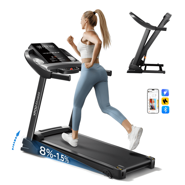 YPOO Tapis Roulant Pliant Portable pour la Maison/le Bureau, Tapis de Course et de Marche Électrique au design Noir Épuré. Comprend un Écran LED Multifonction de 16 Pouces Affichant l'Heure, la Vitesse, la distance et les calories, des Réglages d'Inclinaison Manuels jusqu'à 8 %, une Connectivité Bluetooth et un Contrôle par Application pour Suivre les Progrès. une Femme Fait du jogging sur le Tapis Roulant, Pliable et compact pour les Petits Espaces, avec des Roues Intégrées pour un Rangement Facile. Idéal comme machine d'Exercice pour les routines
