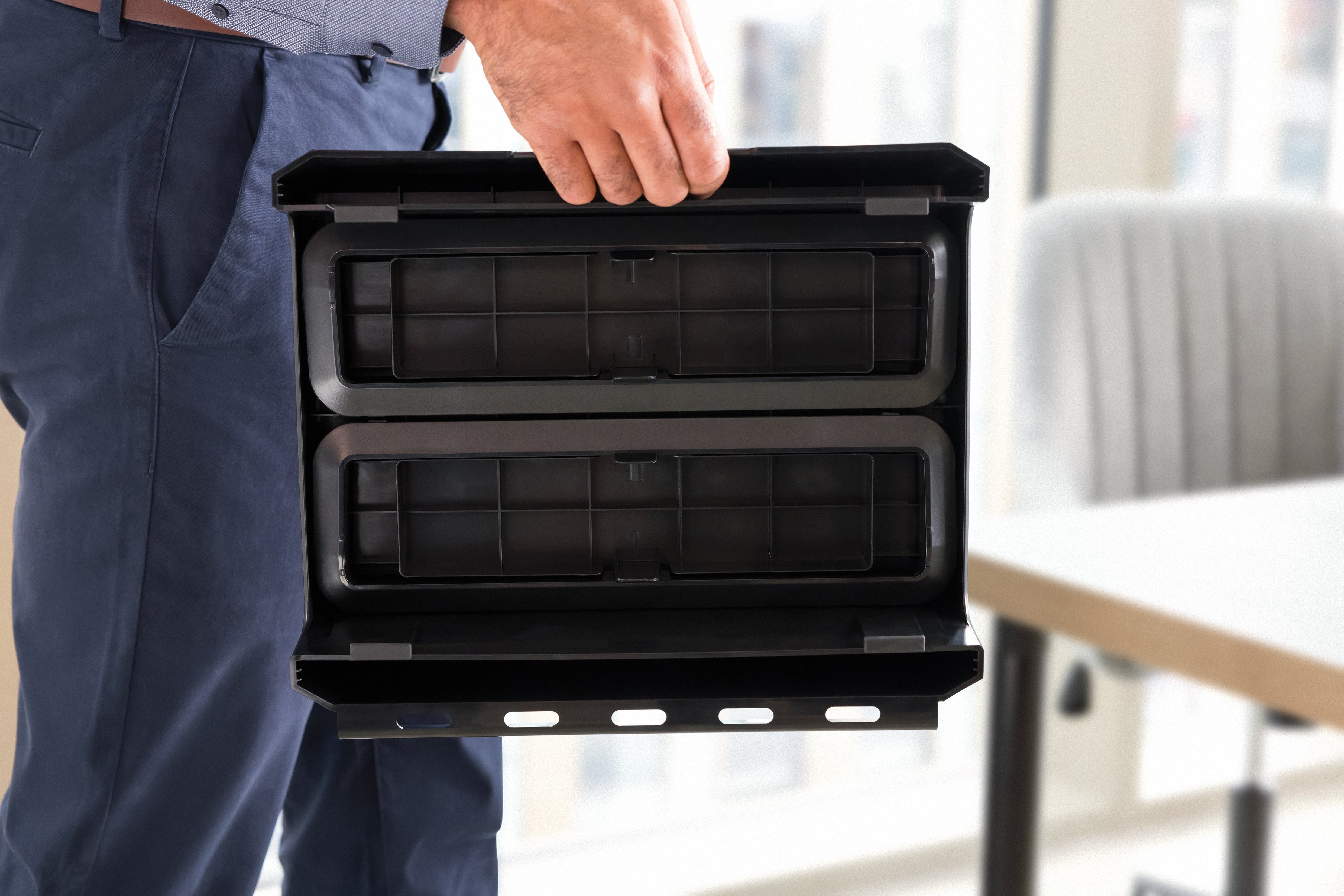 Support d'écran Fellowes Breyta, doté de 3 réglages de hauteur différents de 2" à 4"