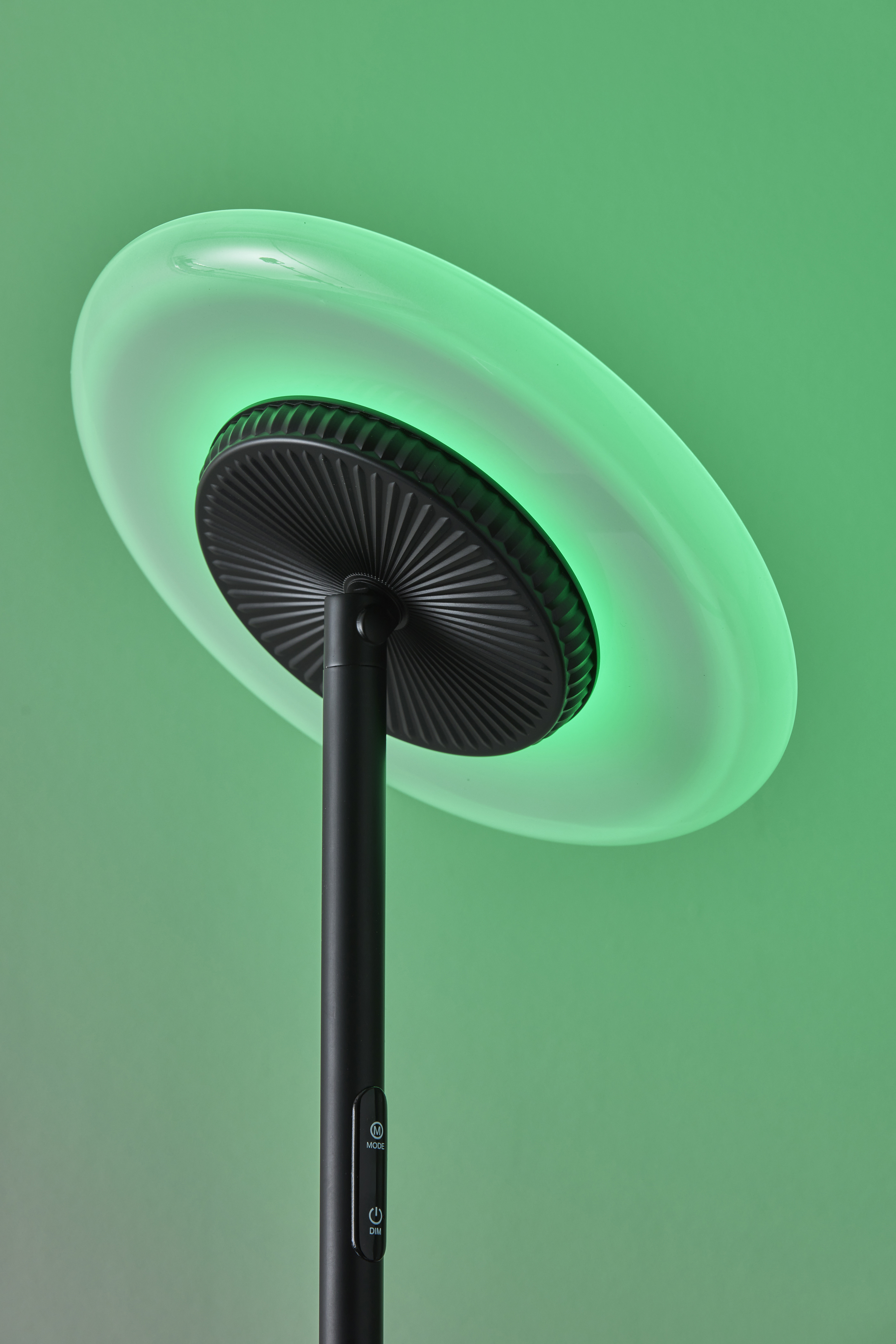 Lampadaire Mainstays RGB noir, 6 couleurs automatiques, design moderne, neuf