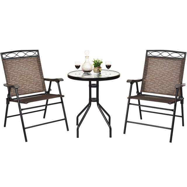 Gymax Ensemble Bistro 3 Pcs Ensemble de Conversation Pub Patio Extérieur avec Deux Chaises Pliantes Présentant des Dossiers Hauts Ergonomiques et une table Ronde avec un Dessus en Verre Trempé et un Motif Ondulé d'Eau. la table Comprend un Trou pour Parasol de 2 Pouces pour Parasols de Patio. Fabriqué avec un Cadre en Acier Robuste et un design Léger, Cet Ensemble Est Parfait pour les Besoins de Mobilier Extérieur des Enfants sur patios, Jardins Ou porches.